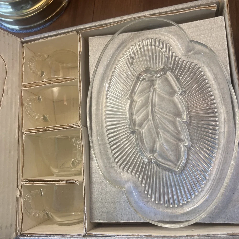 Vintage Woolworth's Federal Glass Snack Set Crystal Leaf 1959, 4 Place Settings